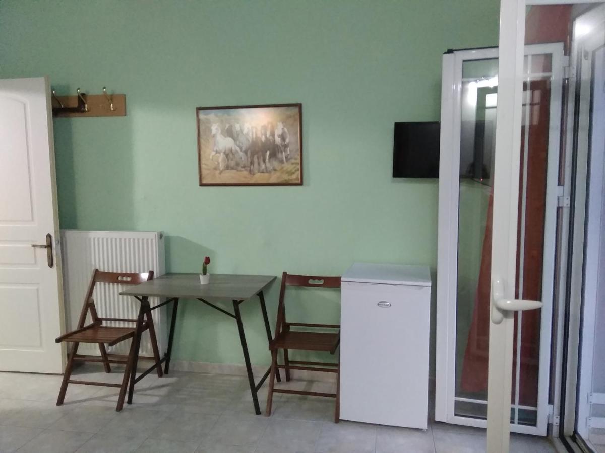 Valta'S Room 3 Palairos Exterior photo